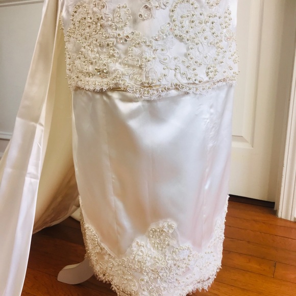 Custom made stunning beaded 2 in 1 wedding dress - Picture 3 of 10